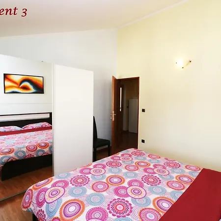 בית הארחה Old Town And 3*