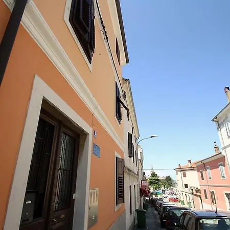 Old Town Rooms And Apartment